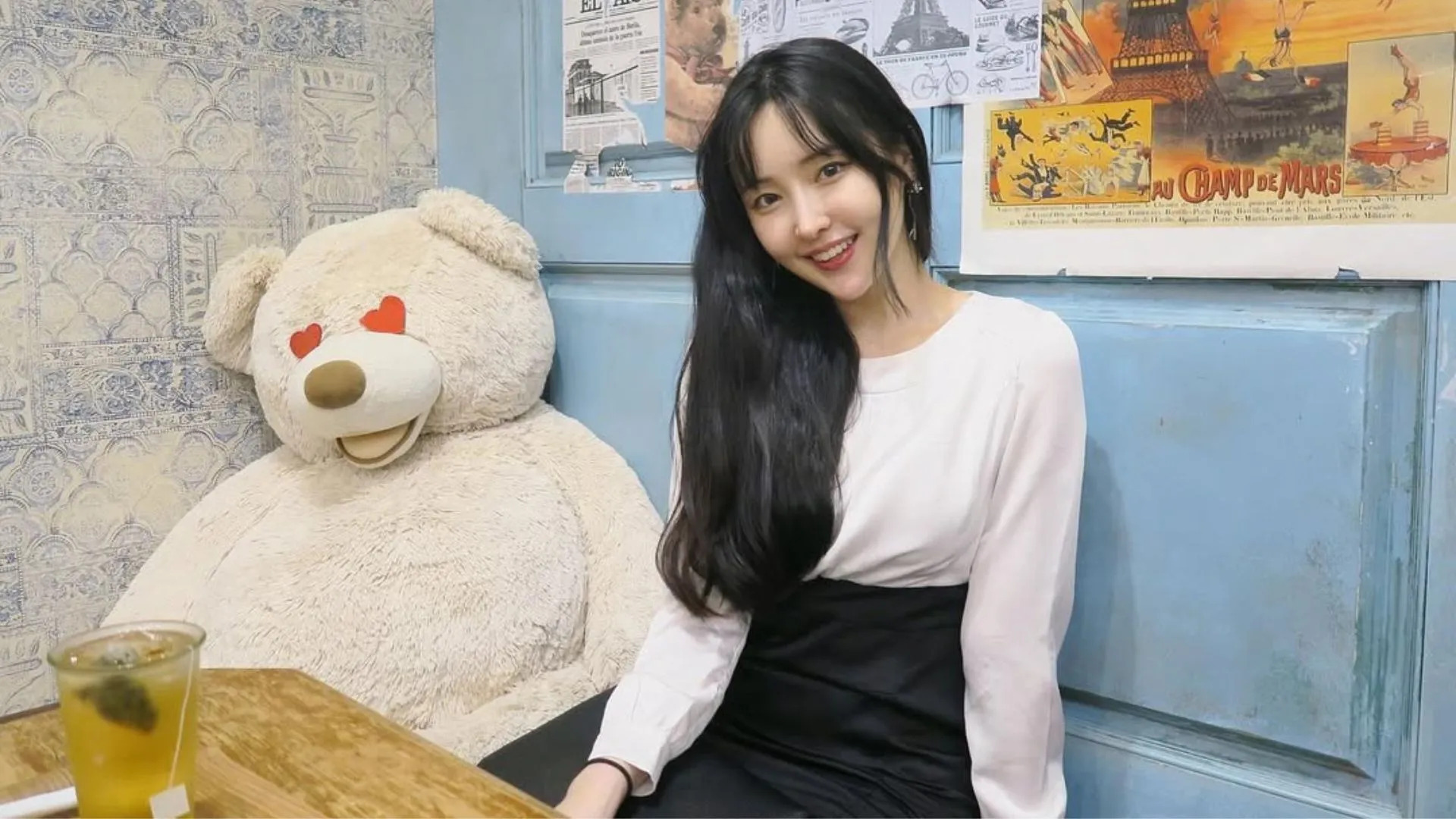 ユン・ジア、死の予告